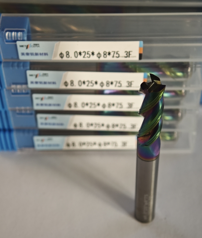 MAE PLUS Φ8.0x25x8Dx75mm 3 Flöten Endmühle zur Verarbeitung von Nichteisenmetallen Aluminium und Kupfer