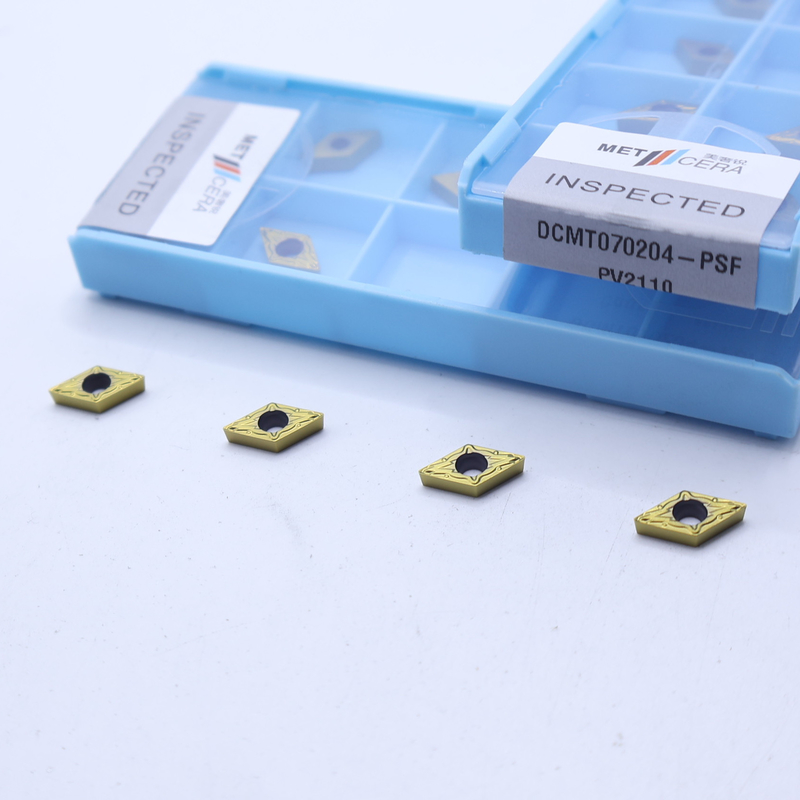 Indexfähiges Cermet-Drehinsatz, PVD-beschichtetes Inneres Drehinsatz, Veredelungsscheibenbrecher DCMT070204, goldene Farbe